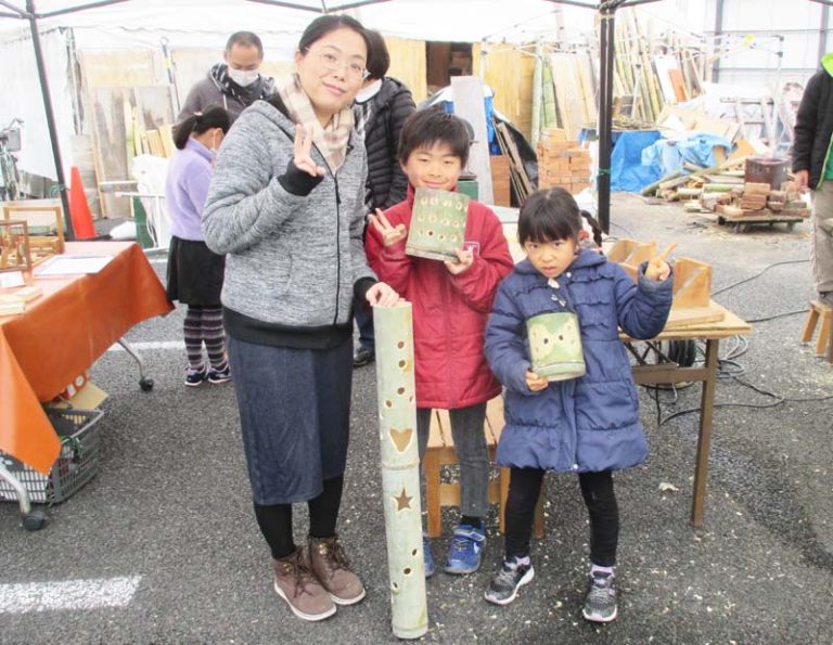 190303竹灯篭作り家族33 – 木造注文住宅専門展示場「ウッドビレッジ」。名古屋市近郊の方は是非！
